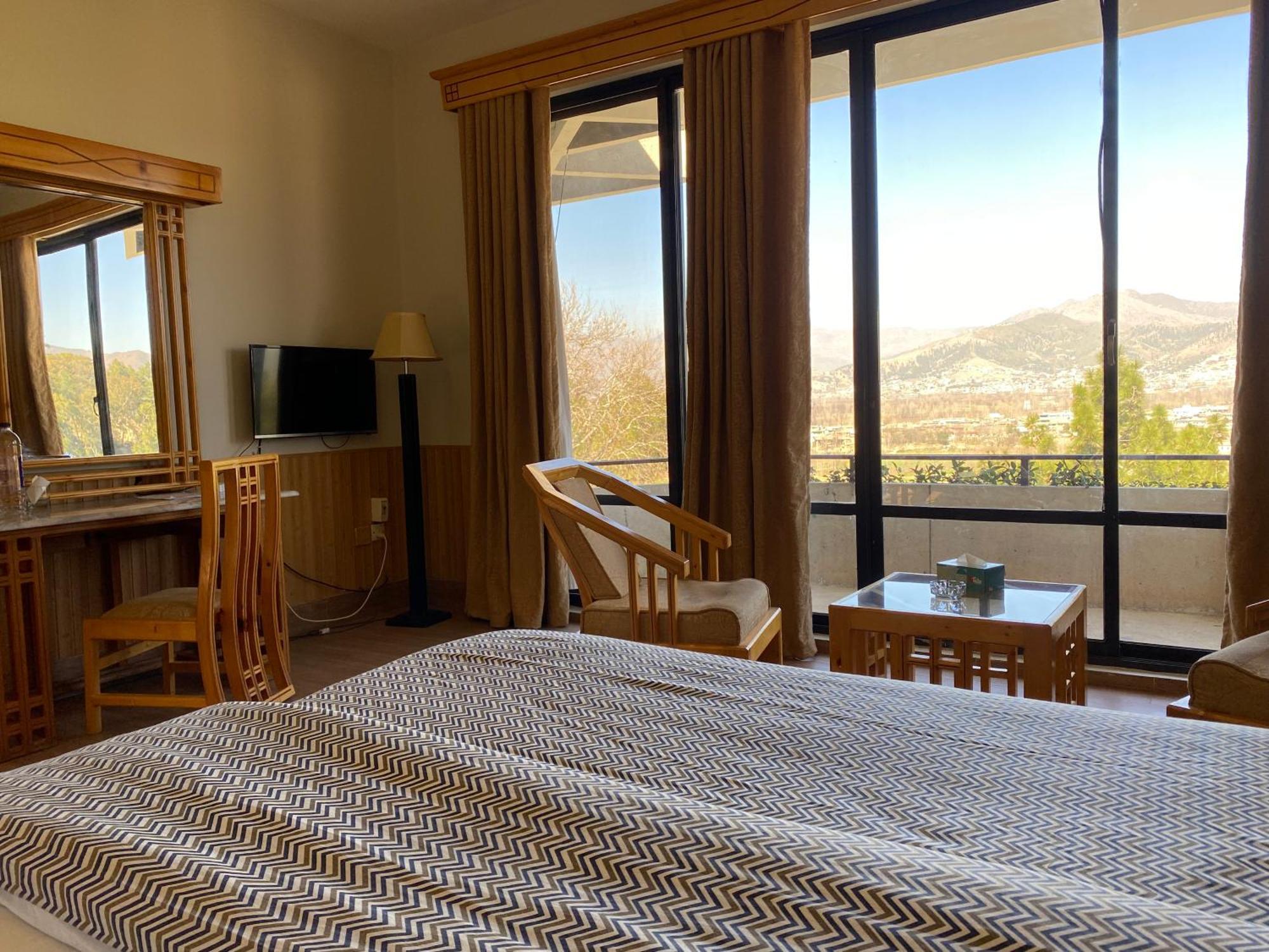 Rock City Resort Mingora Ngoại thất bức ảnh
