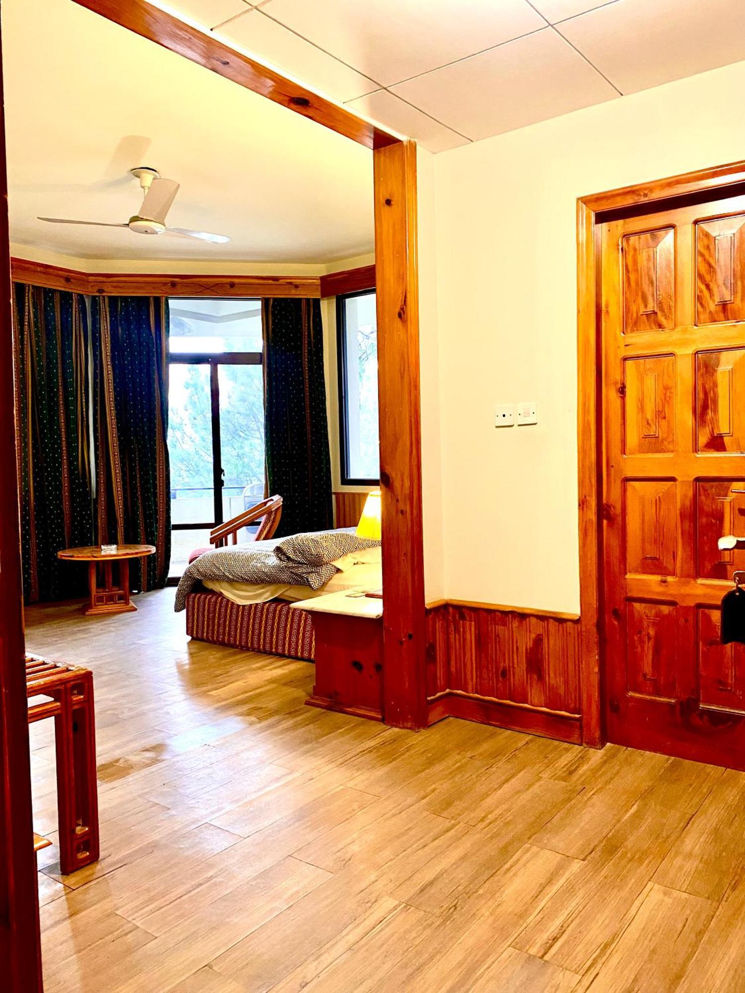 Rock City Resort Mingora Ngoại thất bức ảnh