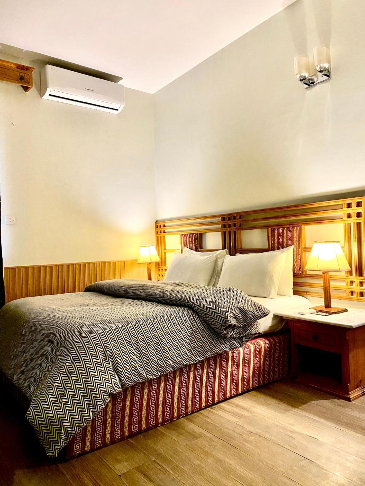 Rock City Resort Mingora Ngoại thất bức ảnh